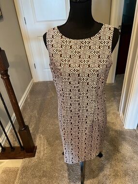 AGB Sleeveless Geometric Sheath Midi Dress in Brown and White